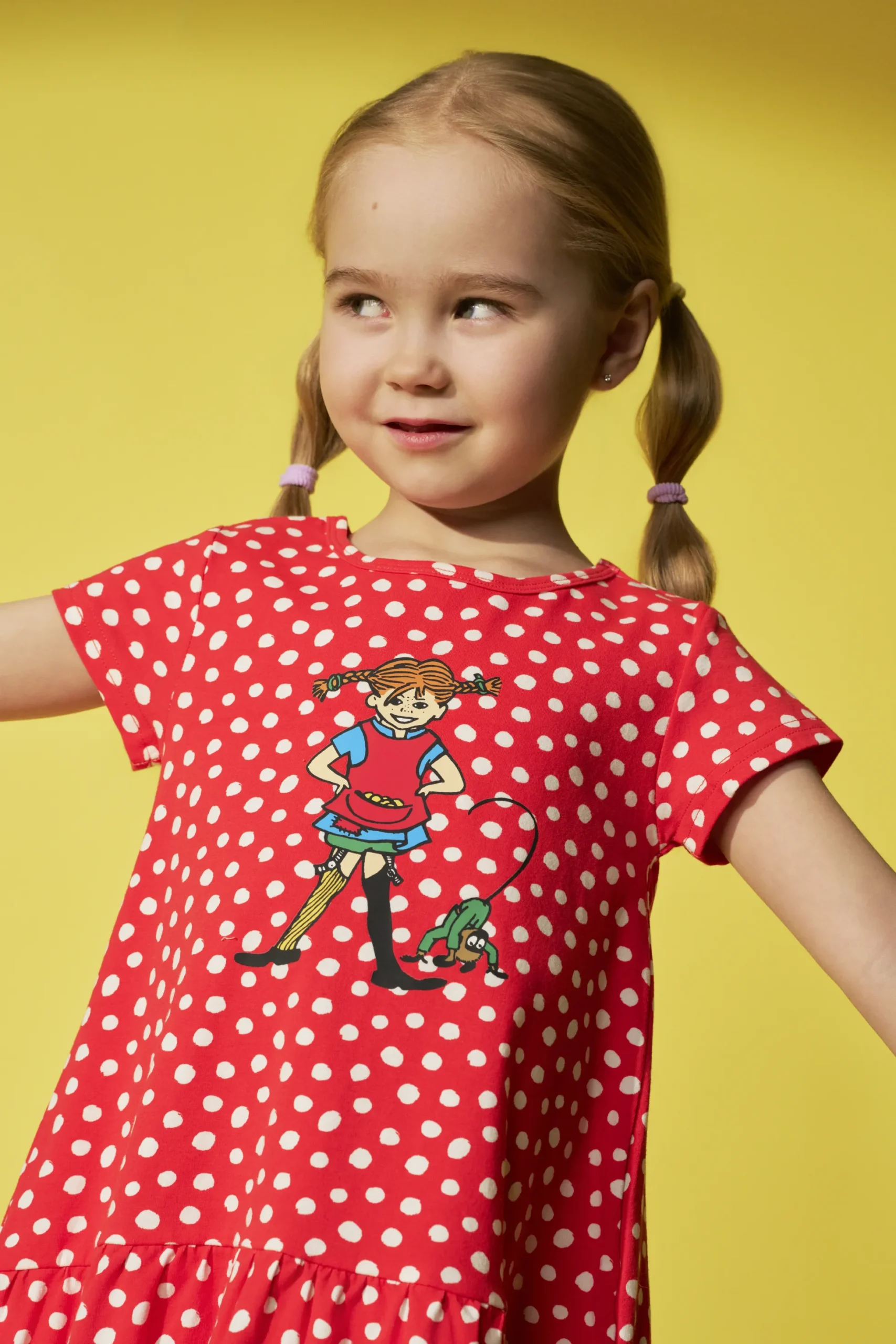 Peppi Pitku00e4tossu lyhythihainen mekko Pilkukas, Punainen